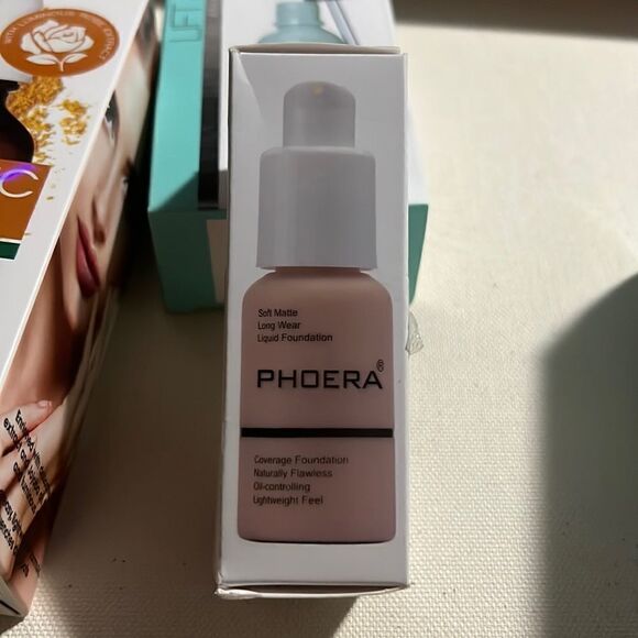 FULL coverage liquid foundation #101 Porcelain - Picture 4 of 4